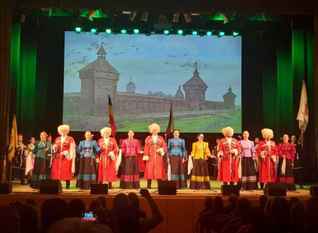Ансамбль песни и танца «Казачья застава» выступил в Тольяттинской филармонии