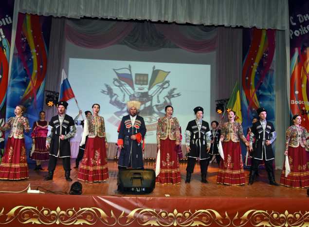 Ансамбль «Казачья застава» выступил в Кузнецке-8