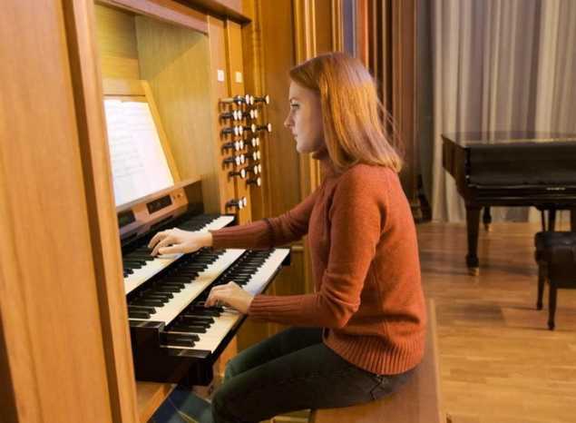 Софья Семьянова исполняет пьесу «Старый замок» из цикла «Картинки с выставки» Модеста Мусоргского