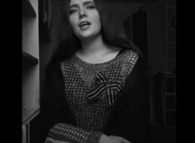 Солистка ансамбля «Вольница» Маргарита Артомина исполняет песню «Журавли»