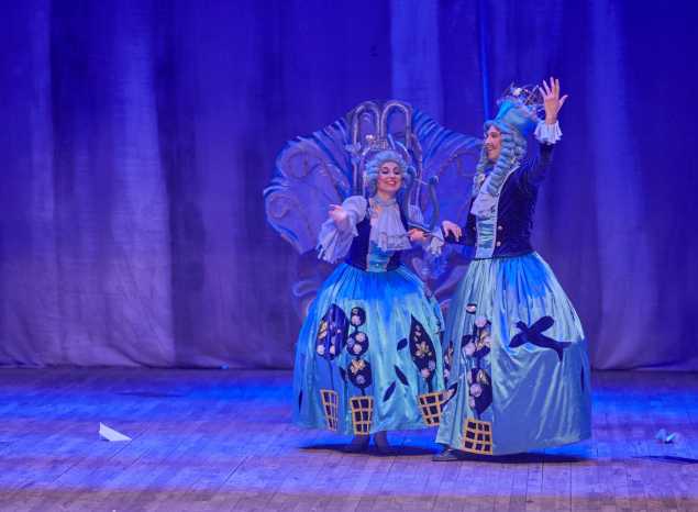 В филармонии состоялся спектакль «Волшебник изумрудного города»