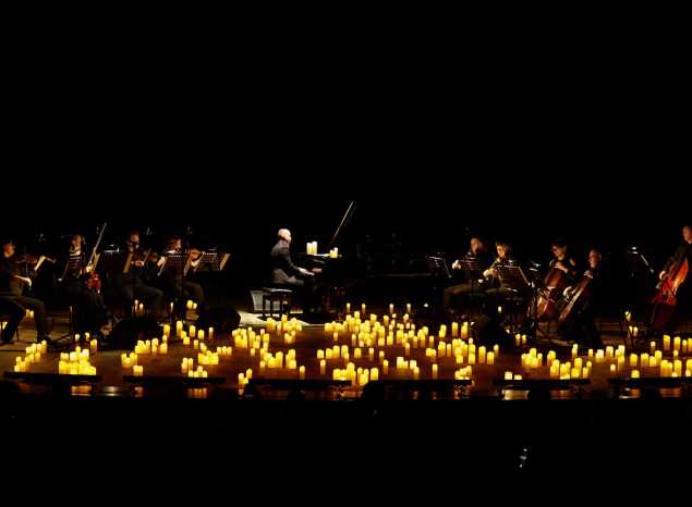 В филармонии вновь прозвучали саундтреки Людовико Эйнауди при свечах