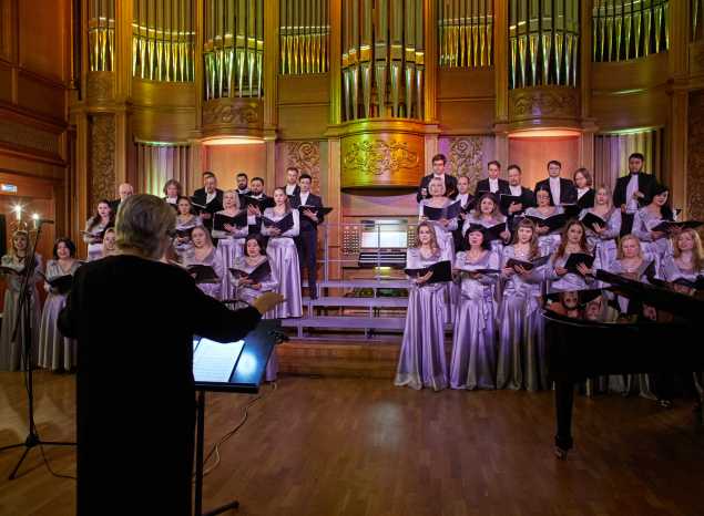 С программой «От Рождества до Крещения» в филармонии выступил академический хор