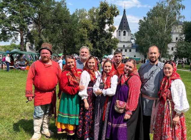 «Миряне» выступили на Тихвинской ярмарке