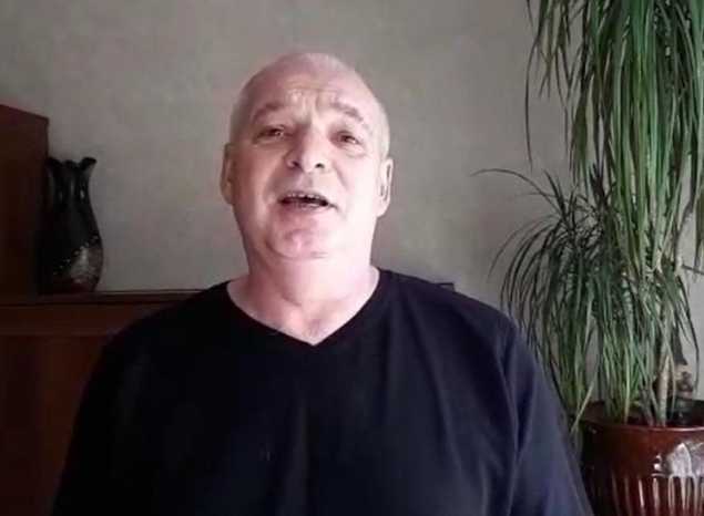 Артист ансамбля «Вольница» Александр Клещёв исполнил песню Михаила Ножкина «Последний бой»