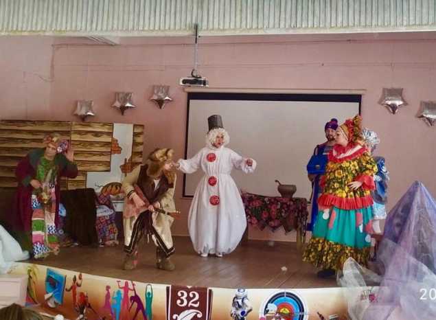 Группа «Калейдоскоп» поведала школьникам «Снежную сказку Мороза Ивановича»