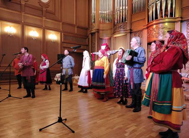 «Миряне» выступили в рамках конкурса «Вокальный сундучок»