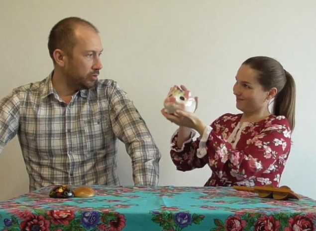 Павел и Анна Московкины рассказывают русскую народную сказку «Курочка и петушок»!