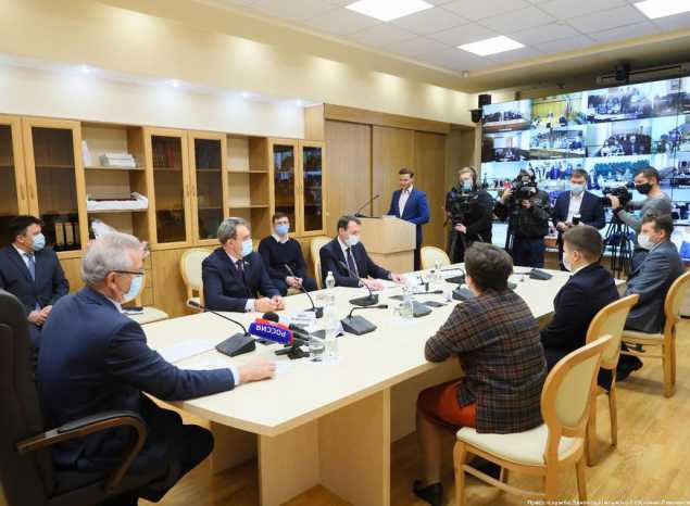 Артисты «Пензаконцерта» выступили в рамках онлайн-встречи Губернатора Ивана Белозерцева с многодетными матерями