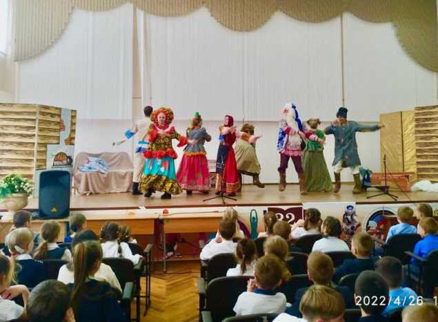 Группа «Калейдоскоп» выступила в средней школе № 32 города Пензы