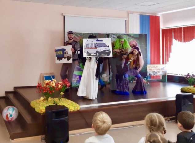 Группа «Калейдоскоп» выступила в средней школе села Алферьевка