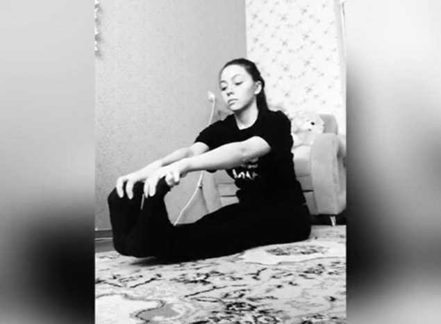 Артисты балета ансамбля «Казачья застава» проводят ежедневные тренировки