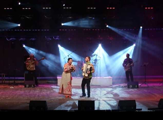 Предлагаем посмотреть фрагмент сольного концерта ансамбля «Злато-Серебро» от 2019 года