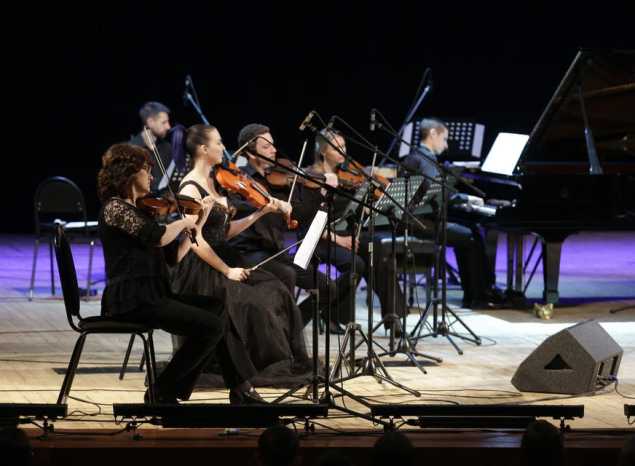 В «Пензаконцерте» выступили солист Агентства «Неоклассика» Лев Терсков и музыканты оркестра Губернаторской симфонической капеллы