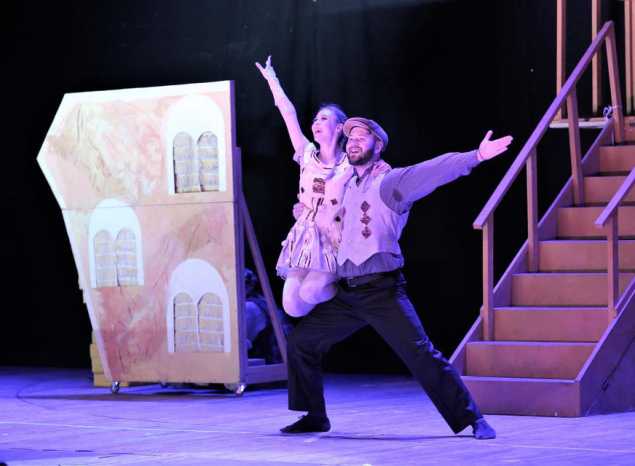 В День защиты детей группа «Калейдоскоп» представила юным зрителям «Волшебную серенаду»