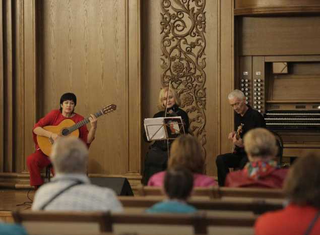 Софья Семьянова и творческий коллектив «Экспромт» выступили с программой «Музыка кино»