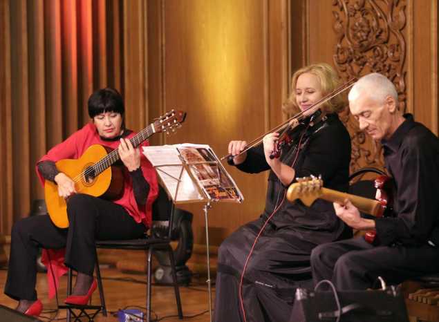 «Экспромт» выступил с программой «Отдыхаем всей семьёй»