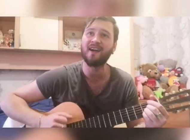 Тимофей Кузьмин исполнил песню «Я привык улыбаться людям»