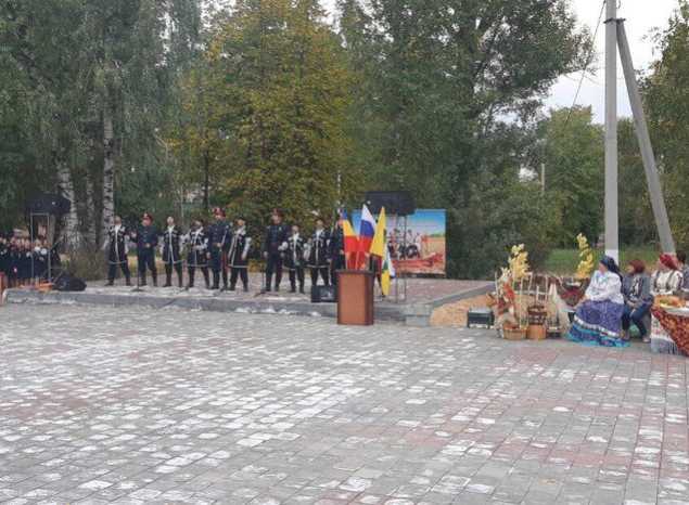 Ансамбль песни и танца «Казачья застава» принял участие в фестивале «Казачий круг»