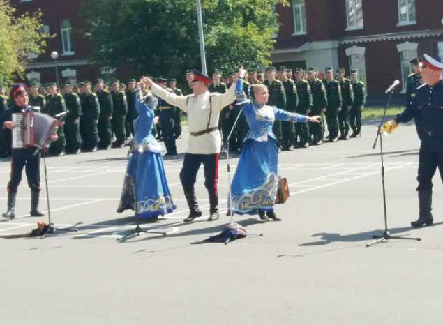 Ансамбль «Вольница» выступил в рамках торжественной церемонии приведения к Военной присяге пензенских курсантов