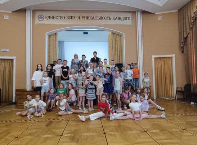 Творческий коллектив «Экспромт» выступил для юных пензенцев