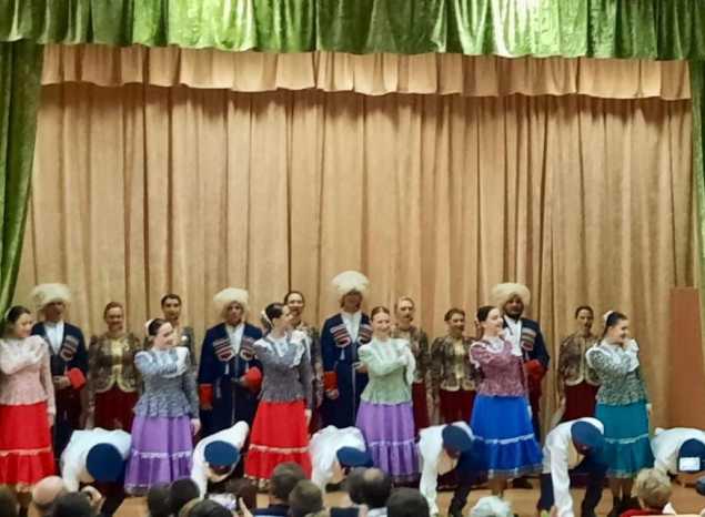 «Казачья застава» выступила в Музее-заповеднике «Тарханы»