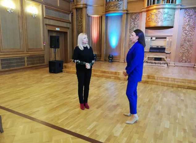 В Органном зале филармонии прошли съёмки программы «Кабинет министров» с участием Татьяны Курдовой