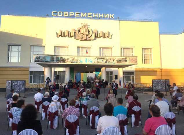 Ансамбль «Казачья застава» выступил на церемонии чествования победителей конкурса «Лучший по профессии» в городе Заречном