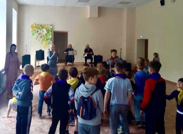 Творческий коллектив «Экспромт» выступил для учащихся средней школы села Рамзай