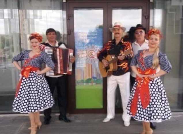 Ансамбль «Вольница» выступил в рамках акции «Музыкальное лето»