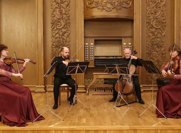 Струнный квартет «Премьера» исполняет квартет № 8 (3 часть) Людвига ван Бетховена