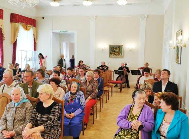 В Губернаторском доме прошла церемония вручения свидетельств о праве на выплаты ветеранам Великой Отечественной войны и членам их семей