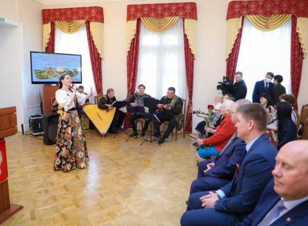 Марта Серебрякова и ансамбль «Губернiя» выступили на церемонии вручения свидетельств ветеранам Великой Отечественной войны и их вдовам на право улучшения жилищных условий