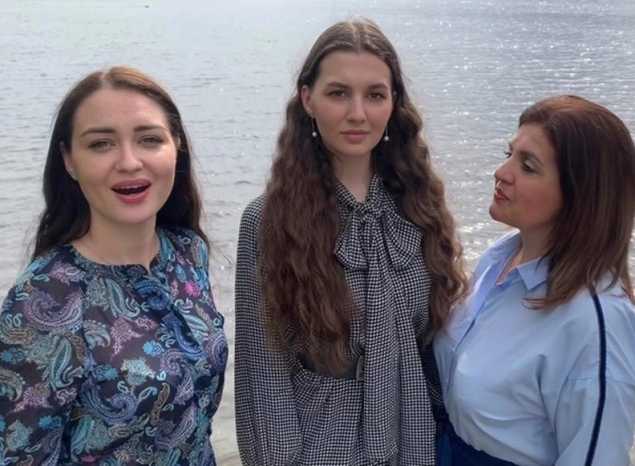 Марта Серебрякова исполнила песню «Вечер на рейде»