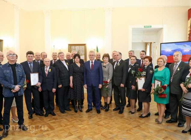 Иван Белозерцев вручил государственные и региональные награды жителям Пензенской области