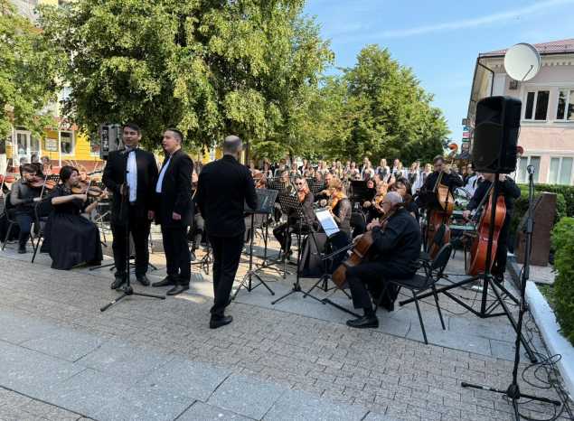 Губернаторская симфоническая капелла выступила на открытии обновленной галереи почета и славы Пензенской области