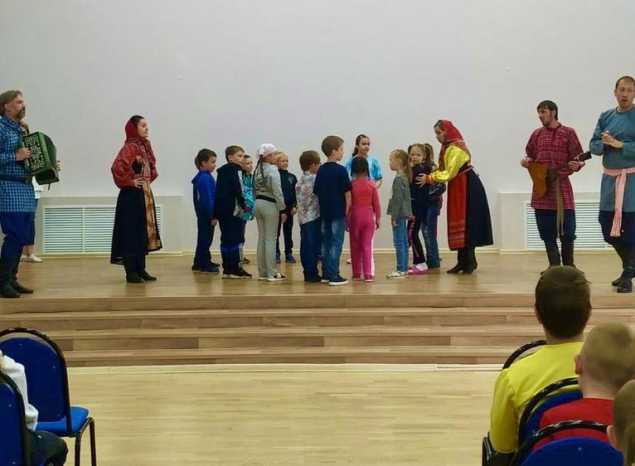 Ансамбль русской этнической музыки «Миряне» выступил в средней школе № 56 города Пензы