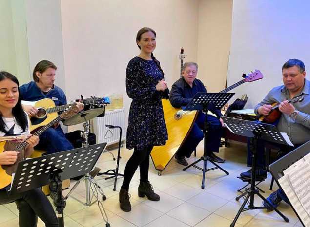 Артисты «Пензаконцерта» поздравляют коллег с Днём работника культуры!