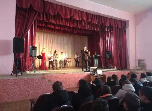 «Экспресс-бэнд» выступил в селе Пионер Кузнецкого района