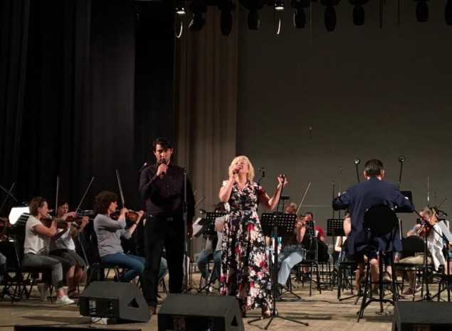 Заслуженная артистка России Елена Сафронова готовится к бенефису