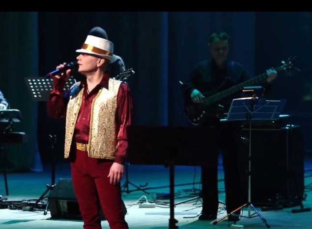 Предлагаем посмотреть выступление ансамбля «Экспресс-бэнд» от 2015 года