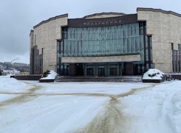 В «Пензаконцерте» ежедневно ведутся работы по благоустройству территории