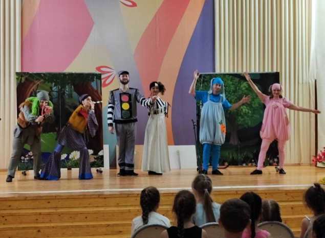 Группа «Калейдоскоп» выступила в средней школе № 74 г. Пензы