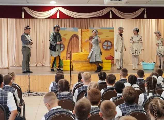 Группа «Калейдоскоп» выступила для учащихся школы № 78