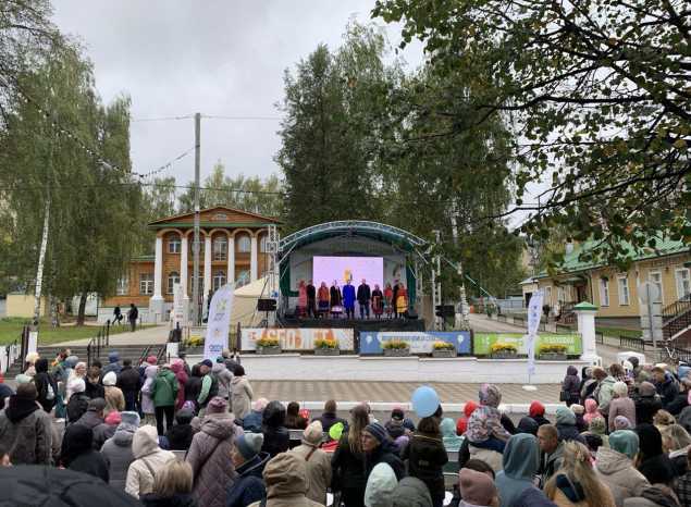 Ансамбль «Миряне» стал гостем праздничных мероприятий, посвященных 650-летию г. Кирова