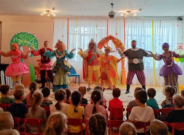 Группа «Калейдоскоп» выступила в детском саду № 130/1
