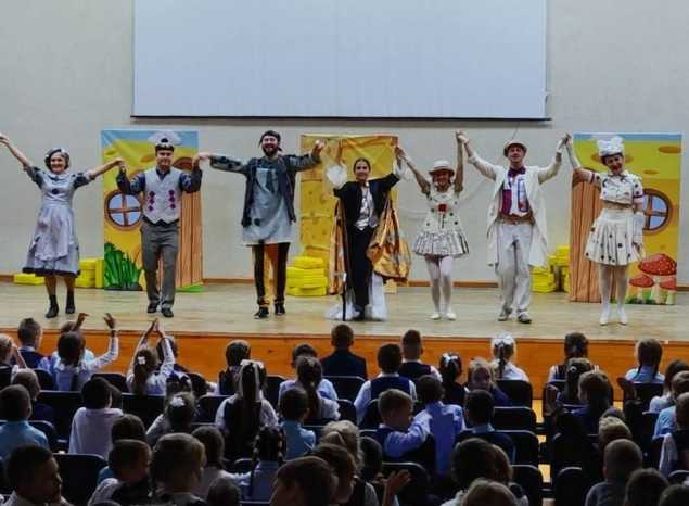 Группа «Калейдоскоп» выступила в школе им. М.Ю. Лермонтова