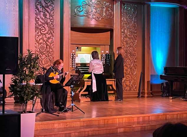 Впервые в филармонии орган прозвучал в дуэте с домрой