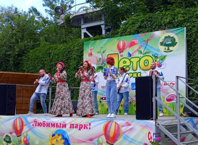 Ансамбль «Злато-Серебро» принял участие в фестивале «Шкатулка»