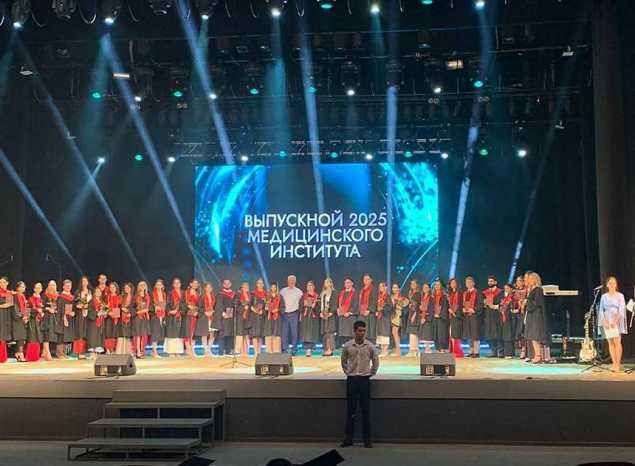 В ККЗ «Пенза» состоялся торжественный выпуск Медицинского института